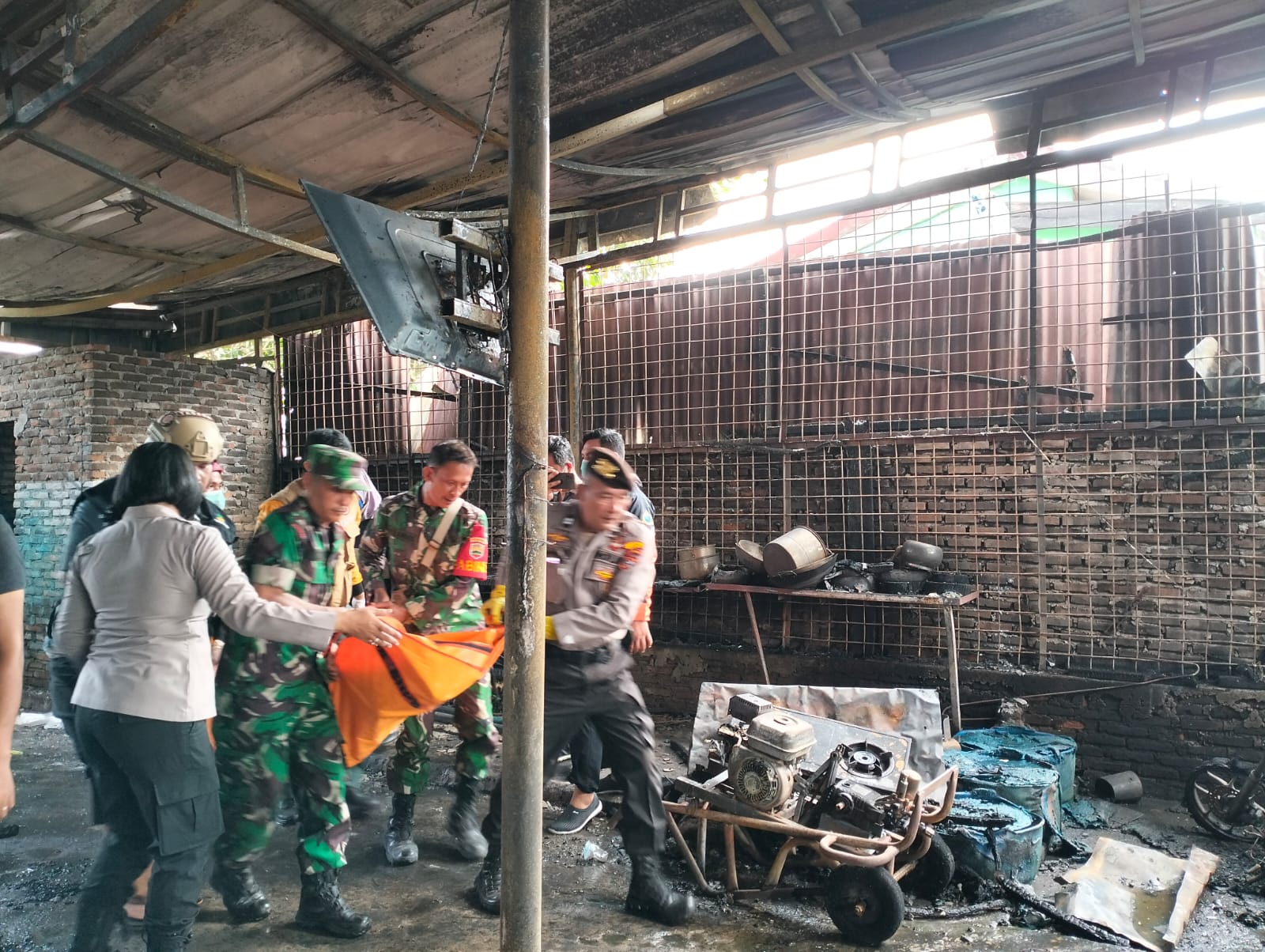 Diduga Arus Pendek: Bengkel Sepeda Motor Terbakar, Tiga Tewas Terpanggang