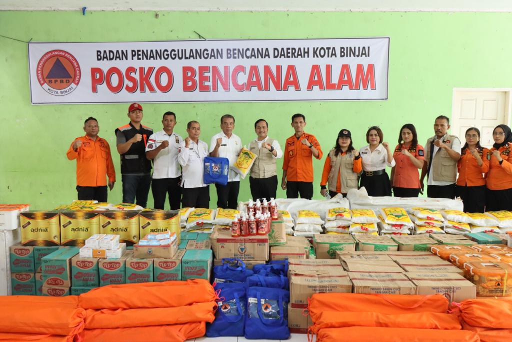 Gubernur Sumut Serahkan Bantuan pada Korban Banjir di Binjai