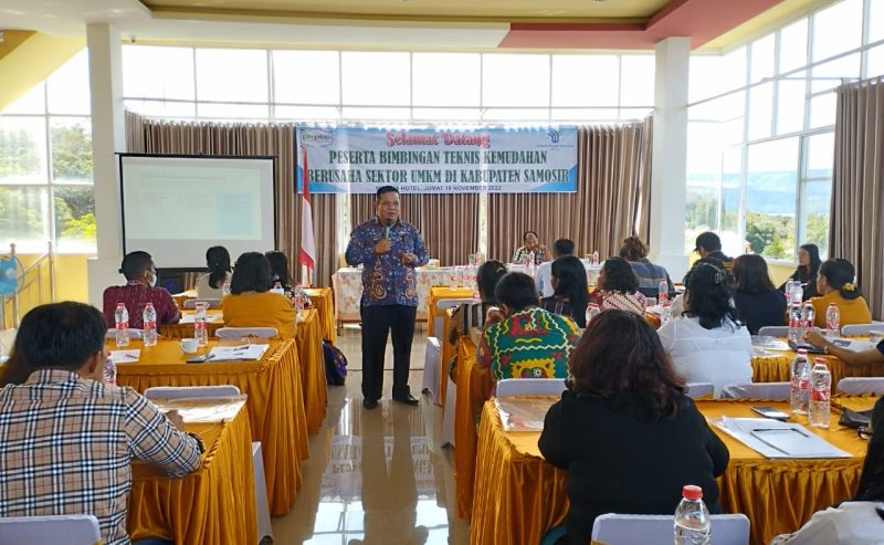 Bimtek UMKM Digelar, Pemkab Samosir Berikan NIB pada 10 Pelaku Usaha