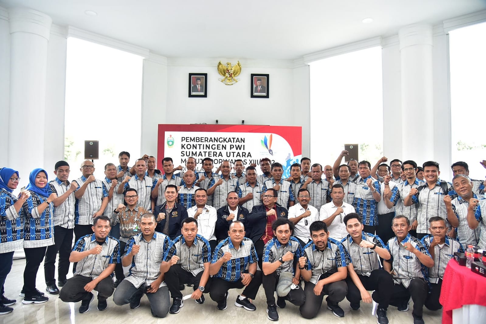 Gubernur Sumut Lepas Kontingen PWI Sumut ke Porwanas 2022 Malang