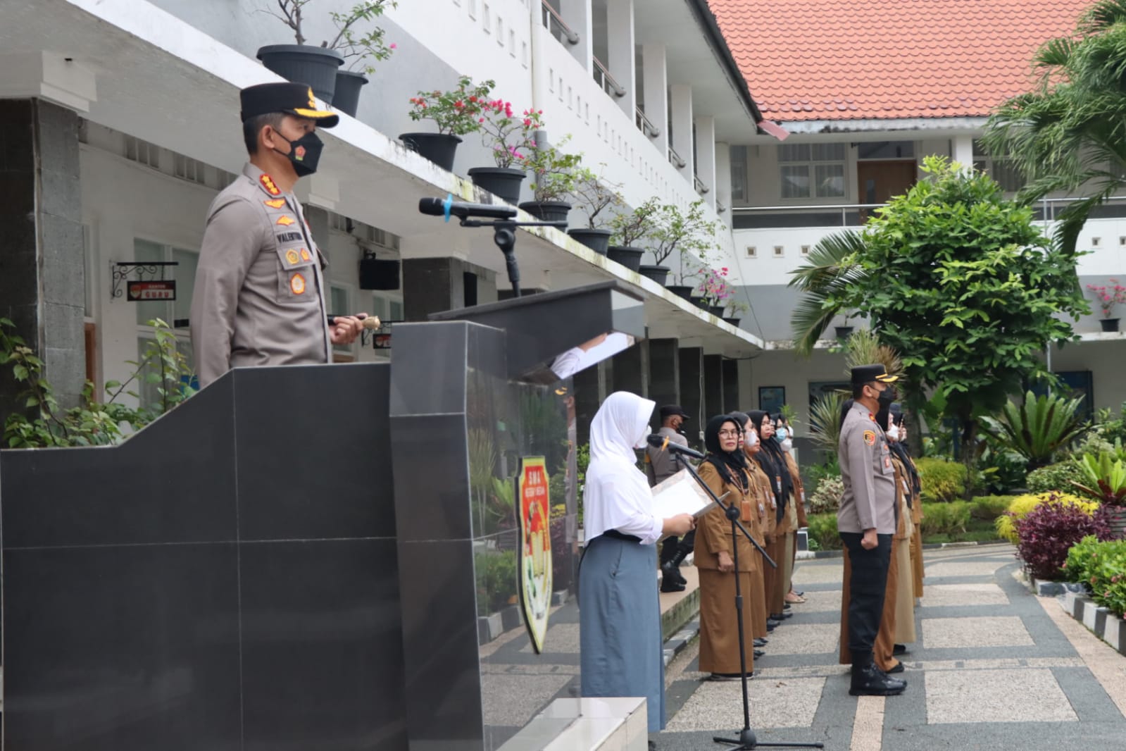 Jadi Pembina Upacara di SMAN 1, Ini Arahan Kapolrestabes Medan pada Siswa