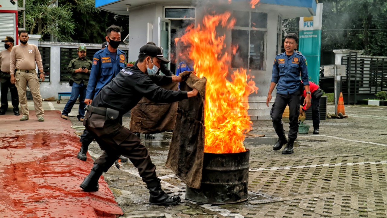 Suasana Kantor PLN UIP Sumbagut Mendadak Tegang, Ini Penyebabnya