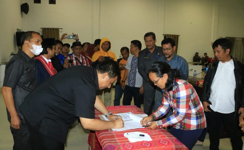 Ranperda APBD 2023 Kabupaten Samosir Disahkan Jadi Perda