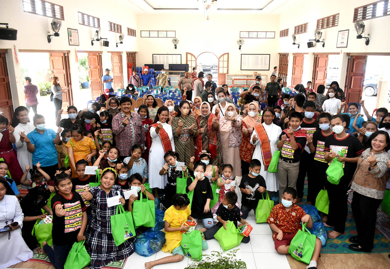 Ketua TP PKK Sumut Nawal Lubis Kunjungi SLB-C Karya Tulus Pancurbatu