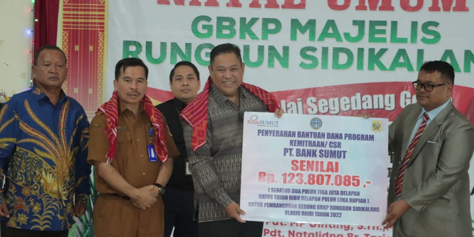 Bupati Dairi Hadiri Kebaktian Natal Umum GBKP Majelis Runggun Sidikalang