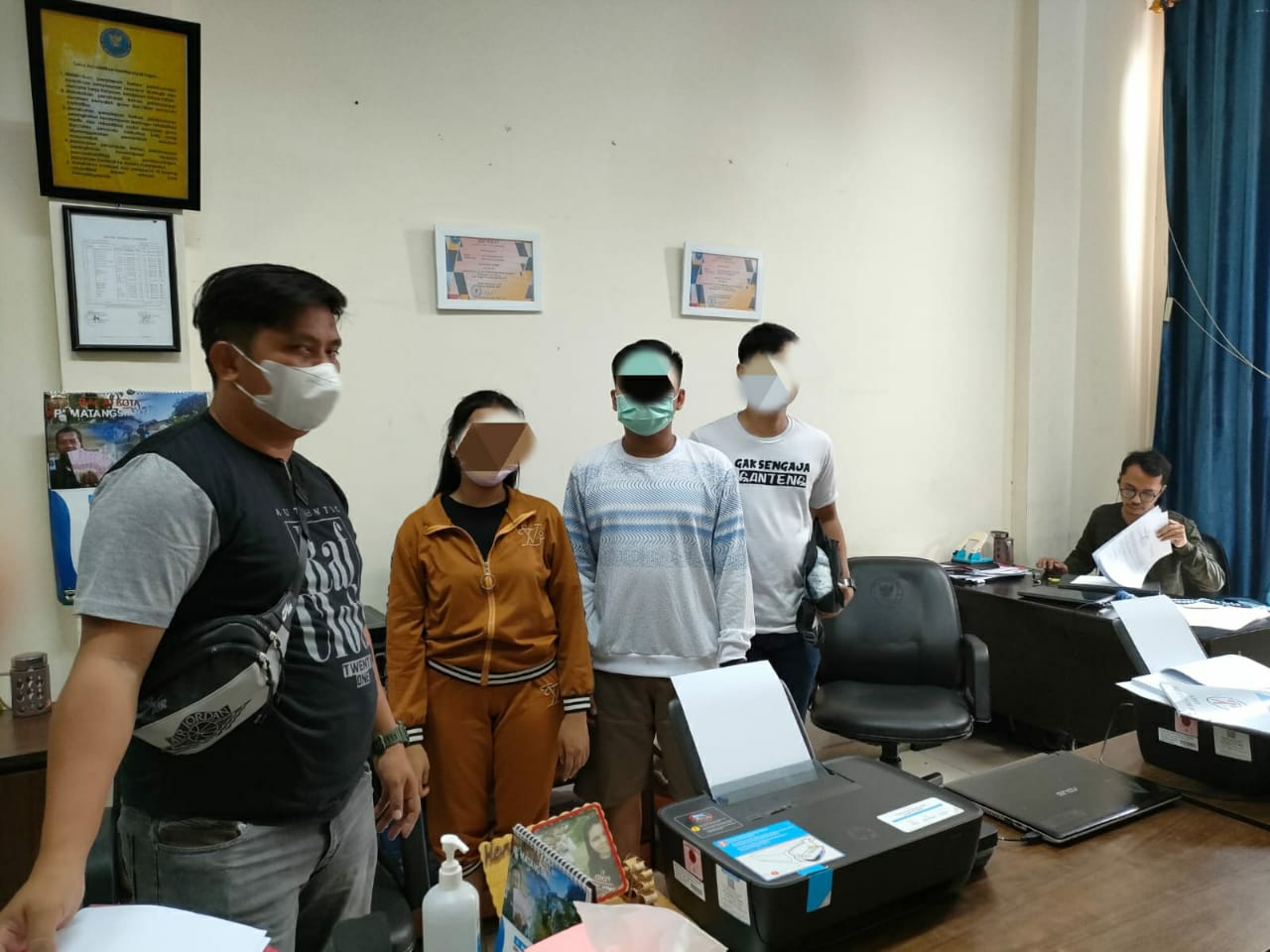 Petugas Gabungan Grebek Kos-kosan di Kelurahan Simarito, Siantar Barat