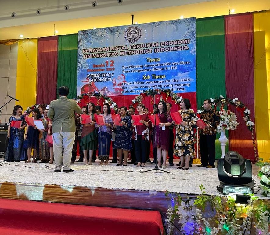 Perayaan Natal Fakultas Ekonomi Universitas Methodist Indonesia Diwarnai Penampilan Tari Adat