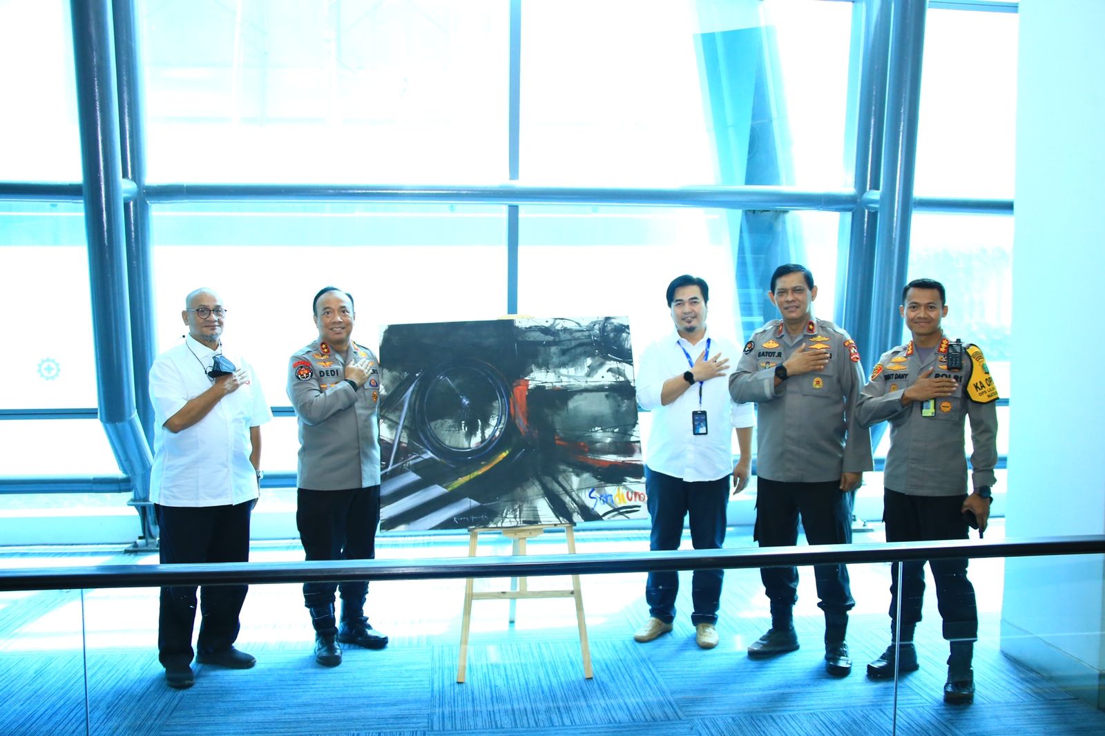 20 Lukisan Karya Penyandang Disabilitas Dipajang di Bandara Soetta