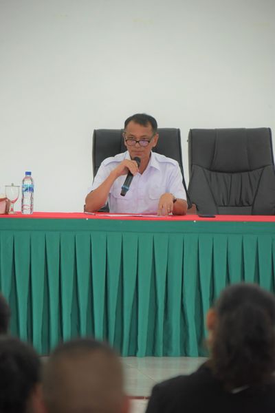 Pemkab Humbahas Serahkan Bantuan Bagi Atlet Berprestasi dan Wirausaha Muda