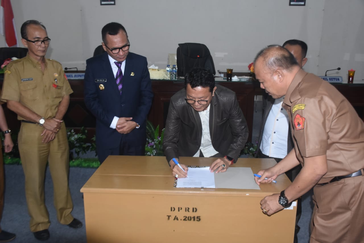 Pemkab & DPRD Nias Barat Setujui Ranperda LP2B Jadi Perda