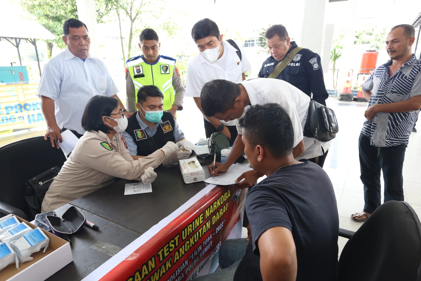 Jelang Tahun Baru 2023, Polda Sumut Tes Urin Pengemudi AKAP