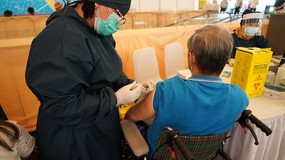 Mulai 1 Januari 2024, Vaksinasi Covid-19 Tetap Gratis Untuk Kelompok Rentan