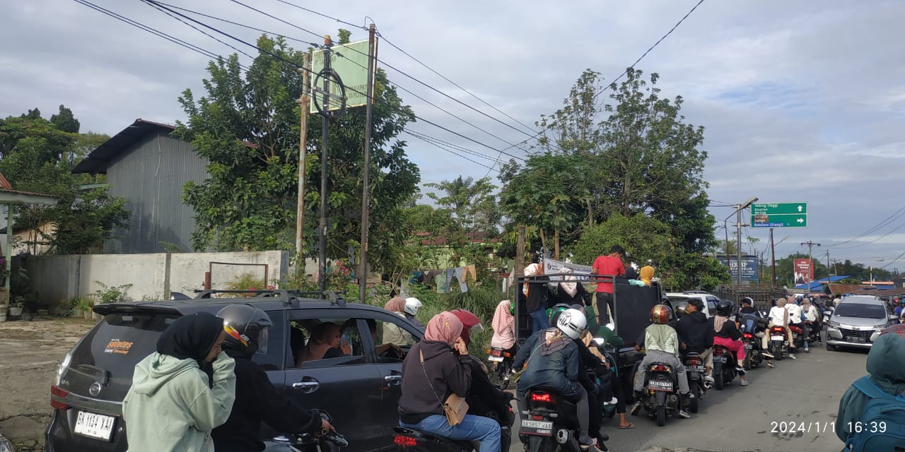 Libur Tahun Baru 2024, Jalan Parapat dan Jalur Perlintasan Sidamanik Menuju Pematangsiantar Padat Kendaraan