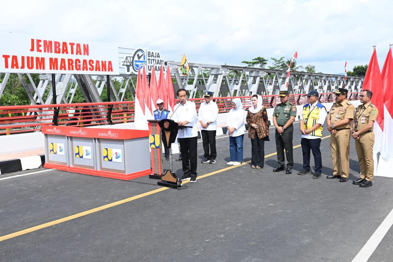 Presiden Jokowi Resmikan Tiga Jembatan di Jawa Tengah