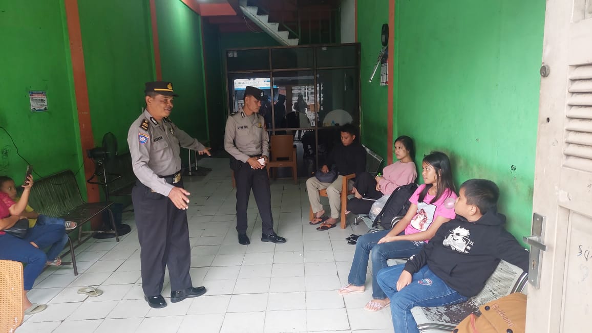Polres Pematangsiantar Monitoring Penumpang Bus ke Loket Angkutan Umum
