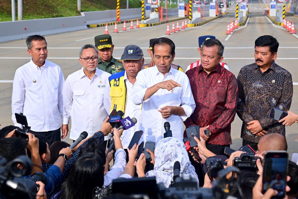Presiden Jokowi: Kenaikan Gaji ASN, TNI, Polri Diputuskan atas Pertimbangan Kondisi Perekonomian Negara
