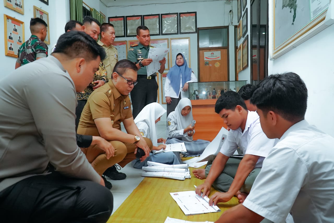Mendekati Pesta Demokrasi, Pj Bupati Nizhamul Gelar Rapat Sekaligus Peninjauan Kesiapan Pemilu 2024