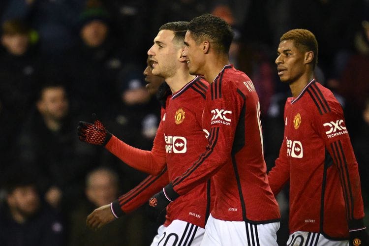 Piala FA, Manchester United Singkirkan Wigan Athletic 2-0