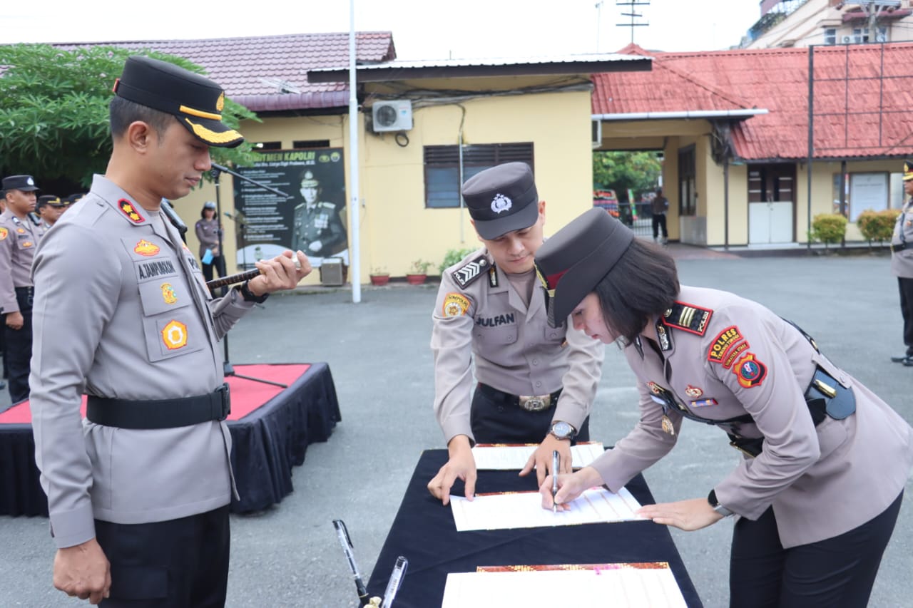 Sertijab Kasat, Kabag dan Kapolsek Polres Tebingtinggi