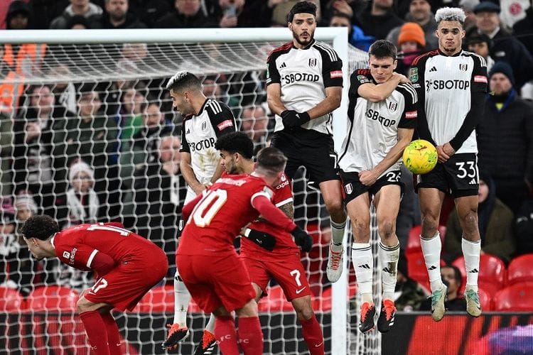 Leg 1 Semi Final Piala Liga Inggris, Liverpool Kalahkan Fulham
