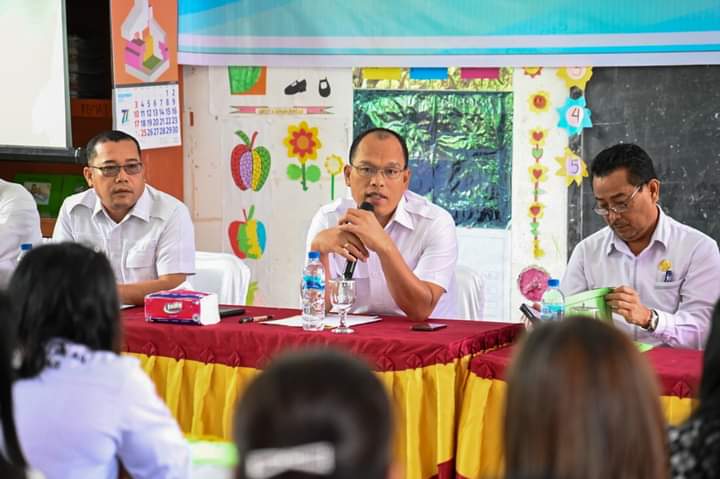Bupati Humbahas: Masa Depan Generasi Muda Ditangan Guru