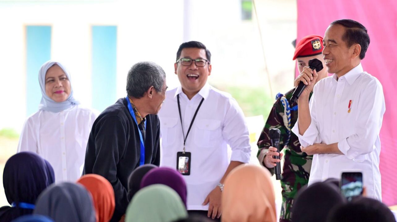 Presiden dan Ibu Iriana Cek Penyaluran Bantuan Pangan di Kota Salatiga