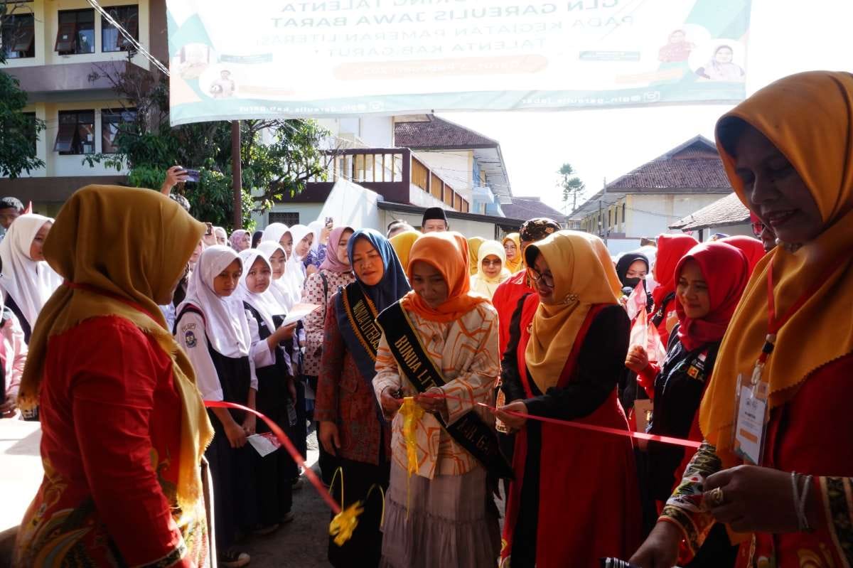 Bunda Literasi Kabupaten Garut Apresiasi Gerakan Literasi Nasional Gareulis Jawa Barat