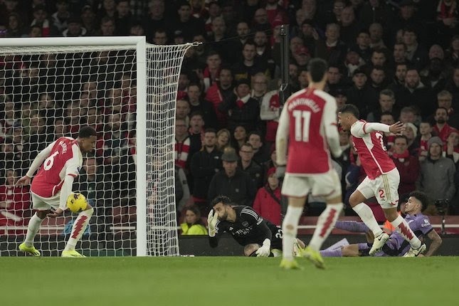 Liga Inggris, Arsenal Lawan Liverpool 3-1