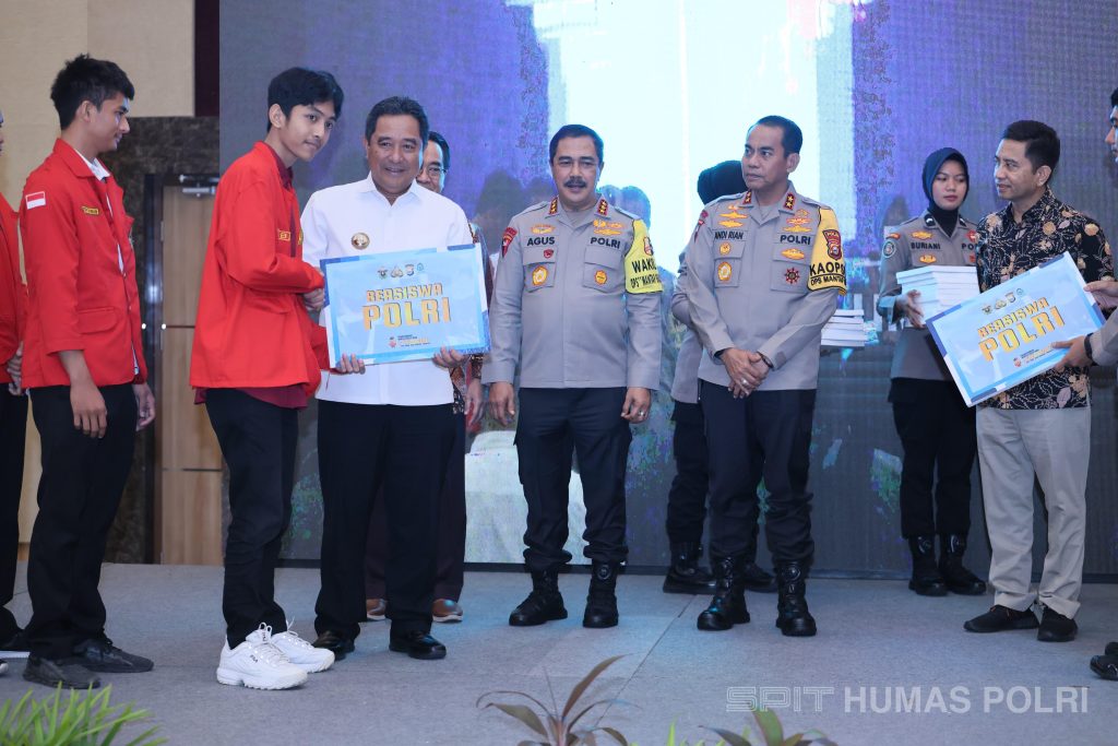 Wakapolri Berikan Beasiswa ke Mahasiswa, Bentuk Dukungan kepada Generasi Muda