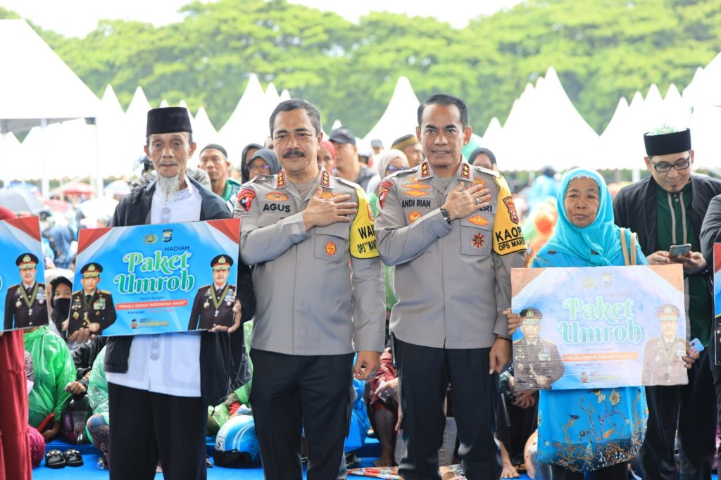 Polri Gelar Baksos, Pasar Murah dan Bazar UMKM di Lapangan Karebosi Makassar