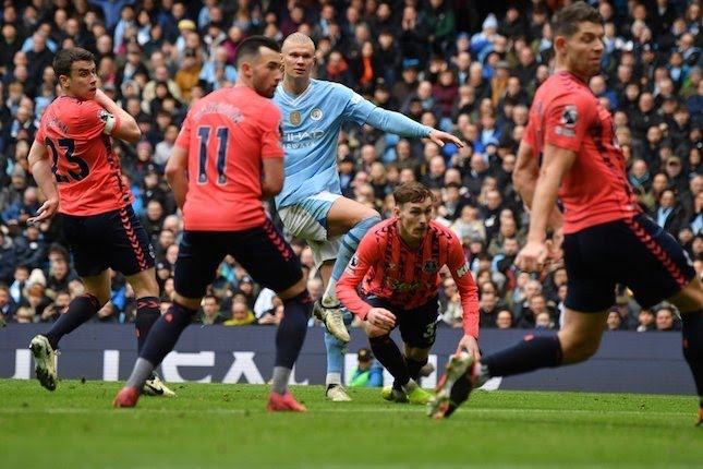 Liga Inggris: Erling Haaland Tampil Luar Biasa, Manchester City Taklukkan Everton