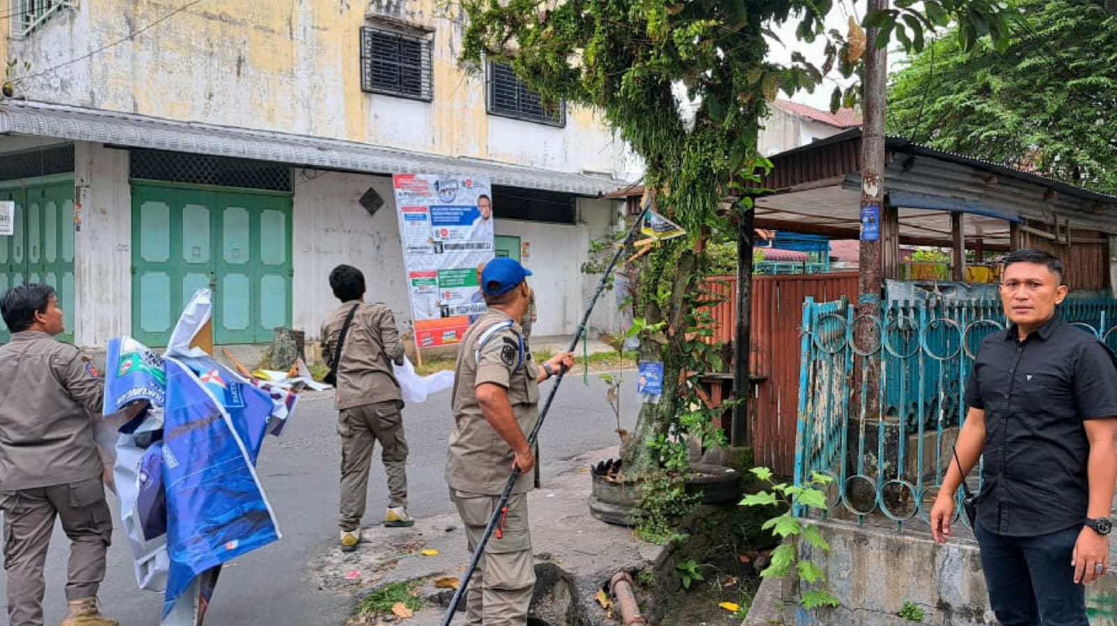 Masa Tenang Pemilu, Polres Pematangsiantar Amankan Jalannya Penertiban APK