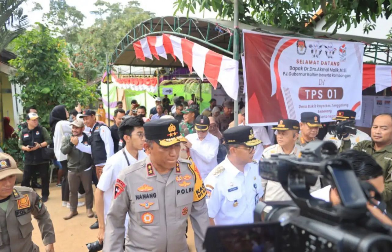 Kapolda Kaltim dan Forkopimda Lakukan Pengecekan Tahapan Pemilu 2024 di TPS Kutai Kartanegara