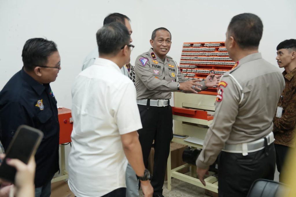 Kakorlantas Polri Tinjau Samsat Digital Terminal Leuwipanjang