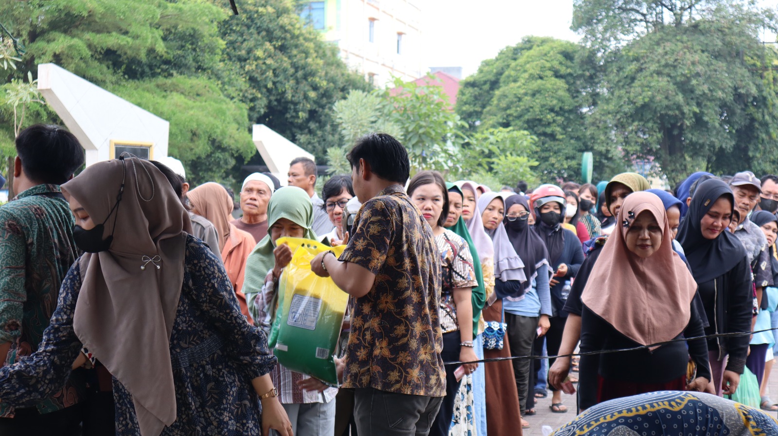 Pemko Tebingtinggi Gelar Pasar Pengendalian Harga di Lapangan Merdeka