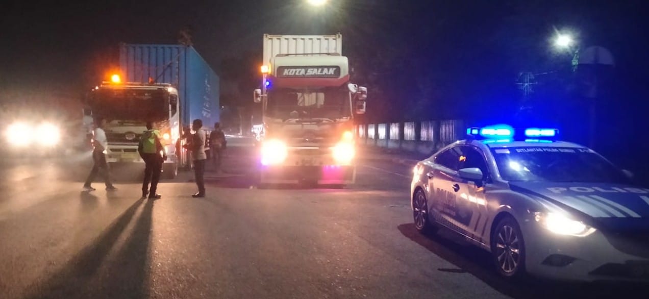 Polisi Kawal Arus Balik Logistik F1 Powerboat dari Danau Toba ke Pelabuhan Belawan