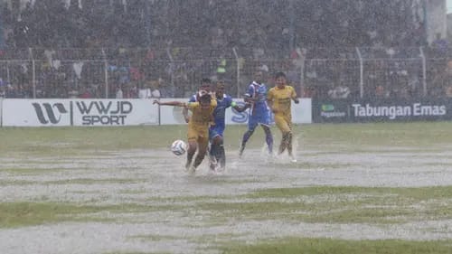 Leg Pertama Final Liga 2: PSBS Biak Menang 3-0 Lawan Semen Padang