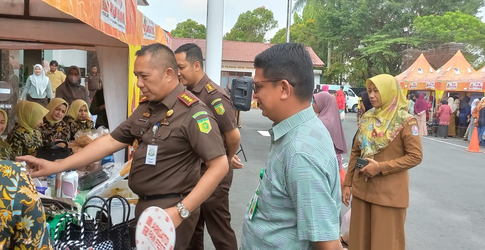 Kejari Deliserdang Gelar Pasar Murah Bersubsidi dan Bazar UMKM