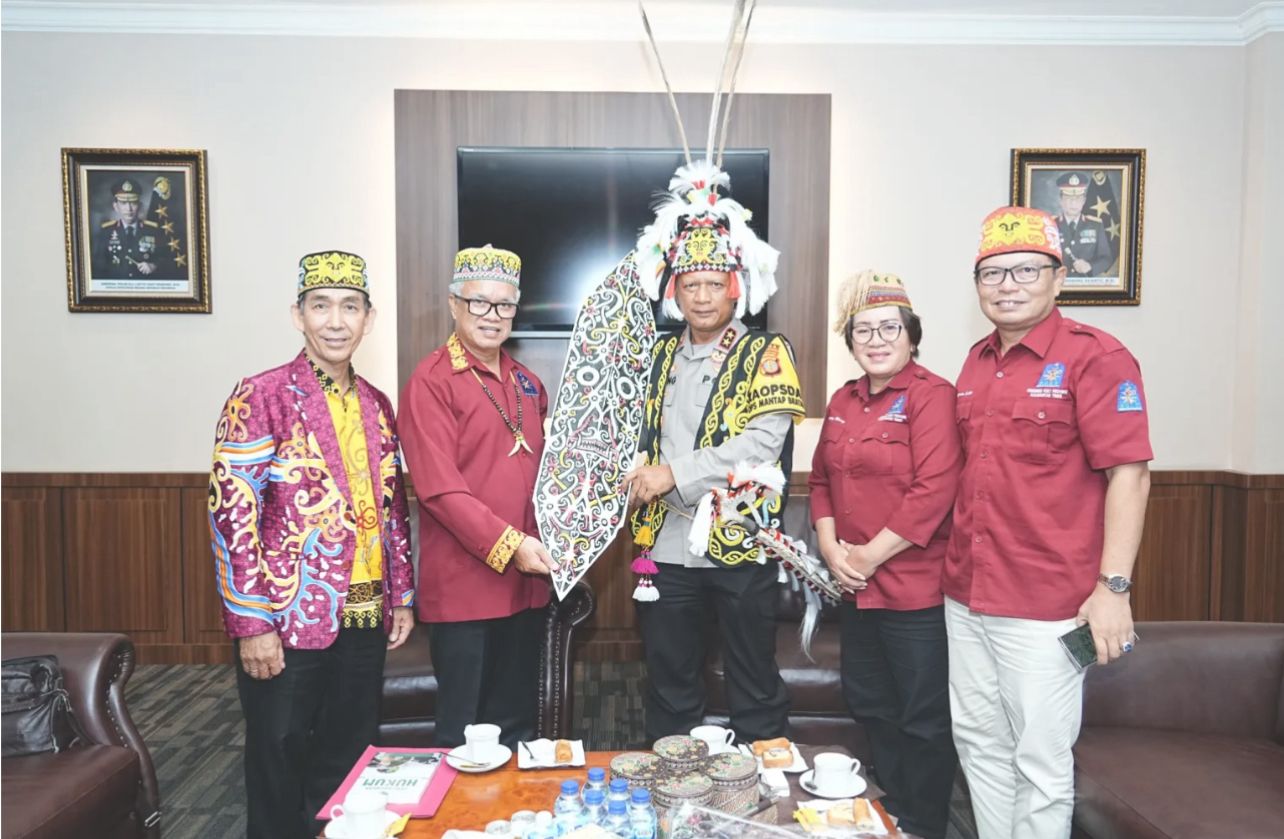Tingkatkan Sinergitas, Kapolda Terima Audiensi dari Dewan Adat Kaltim dan Persekutuan Dayak Kaltim