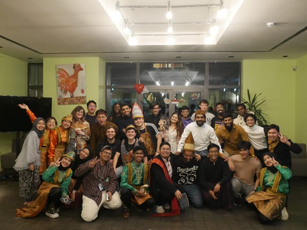Mahasiswa Indonesia Jalin Persahabatan Global Lewat Acara Malam Pertukaran Budaya di IU Bad Honnef