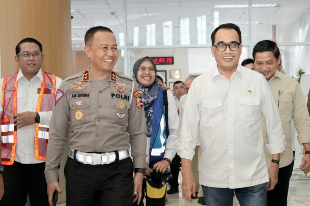 Kakorlantas Polri dan Menteri Perhubungan Tinjau Kesiapan Jalur Arus Mudik Provinsi Jabar