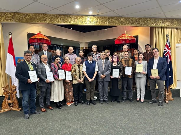 KBRI Canberra Beri Penghargaan Penggerak BIPA di Australia