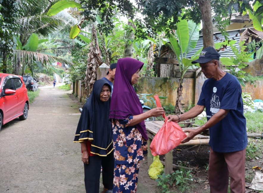 Gesit, Pemeriksaan Kesehatan Gratis Lansia Dengan Tukar Sampah di Bank BSU Mandiri