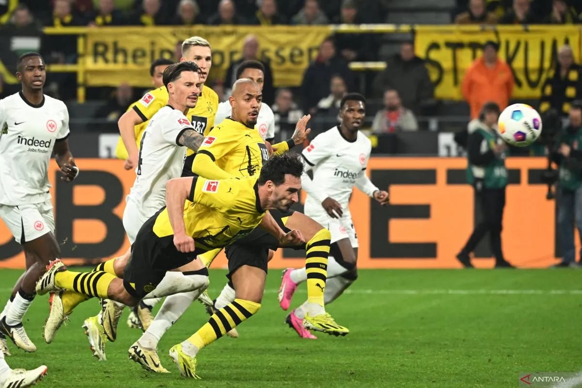 Dortmund Menang 3-1 dari Frankfurt