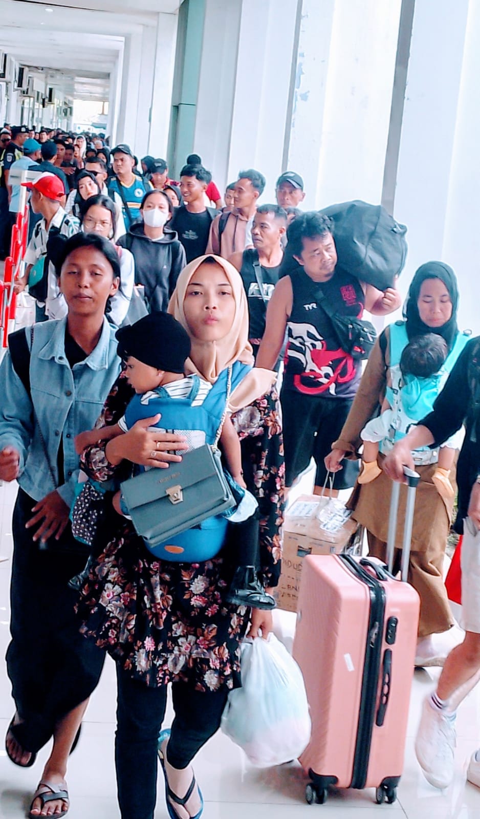 Jelang Idul Fitri 1445 H, KMP Kelud Turunkan 2.696 Penumpang di Pelabuhan Belawan