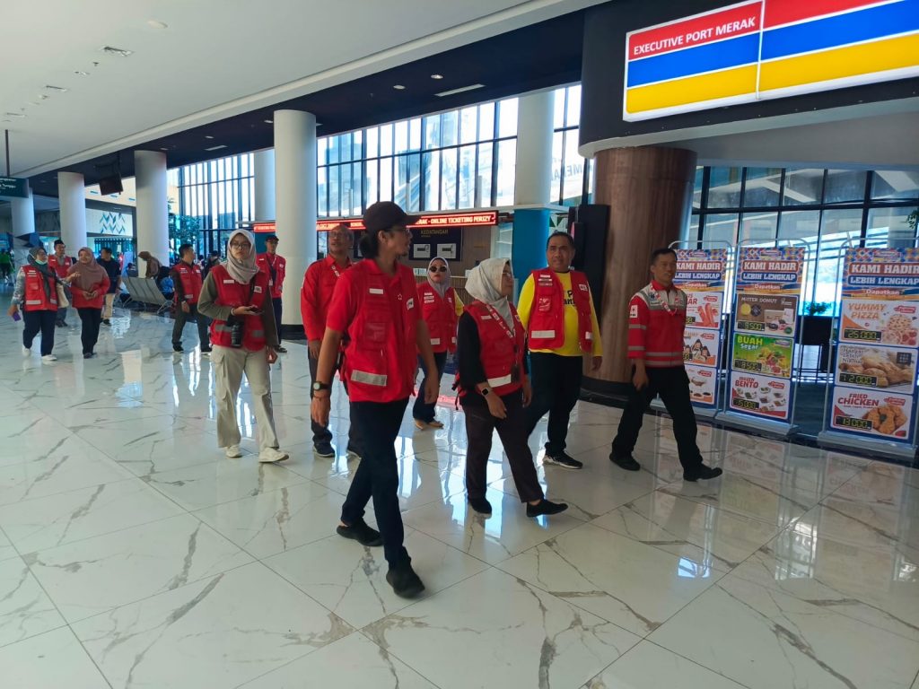 PMI Pusat Monitor Pelayanan Mudik di Pos Merak-Cilegon