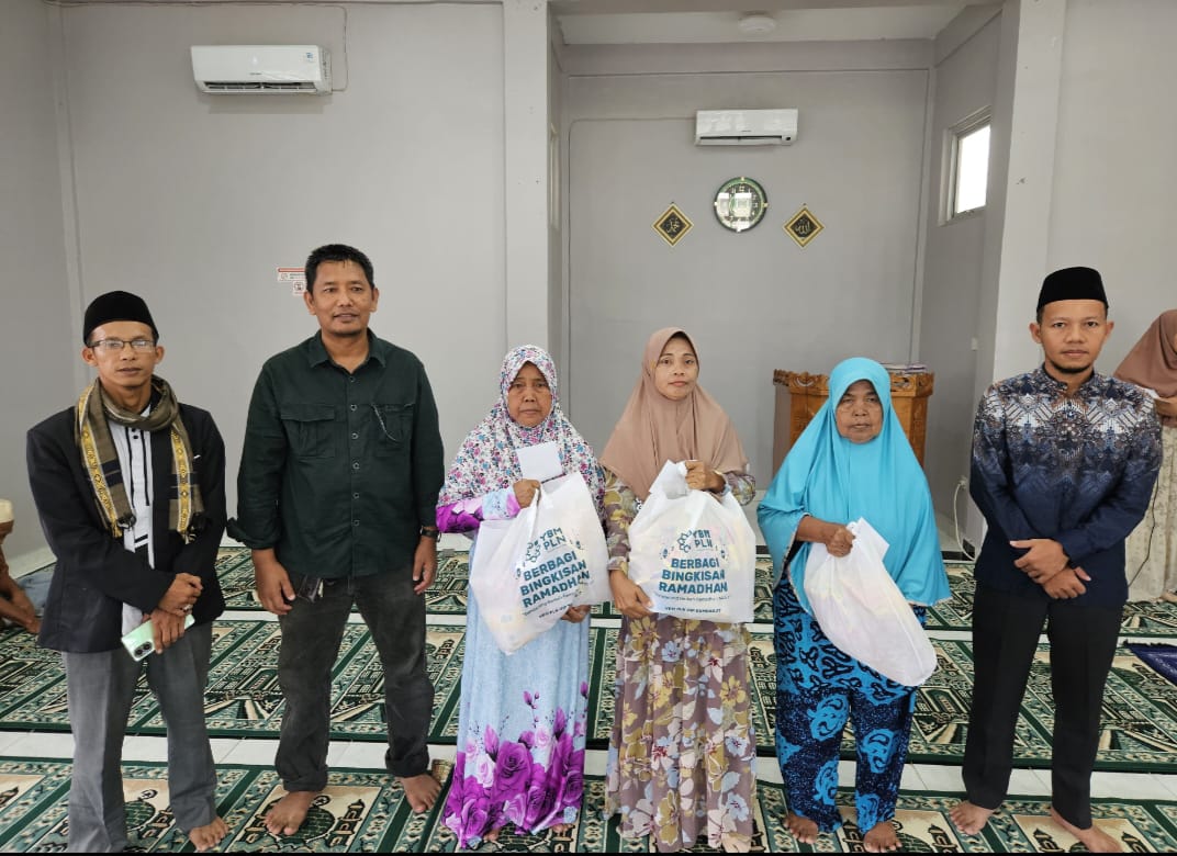 Momen Ramadan, YBM PLN Bersama UPP SBU 4 Serahkan Zakat Maal untuk Mustahik Tiga Desa di Basecamp PLTA Asahan 3