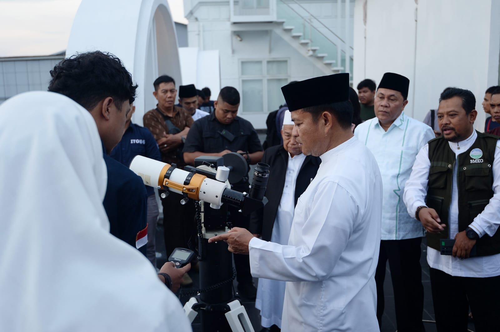 1 Syawal Jatuh 10 April 2024, Pj Gubernur Sumut Ajak Masyarakat Sambut Idul Fitri dengan Ceria