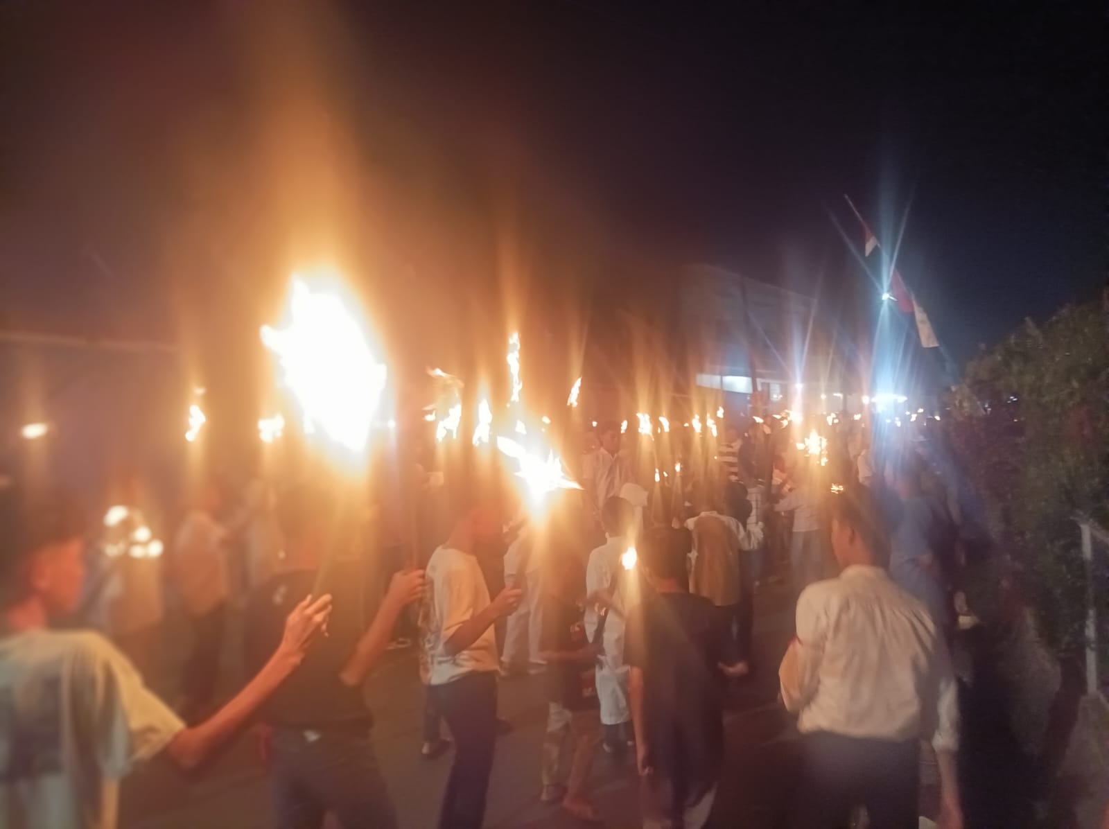 Sambut Idul Fitri 1445 H, Warga Kota Binjai Semarakkan Dengan Pawai Obor
