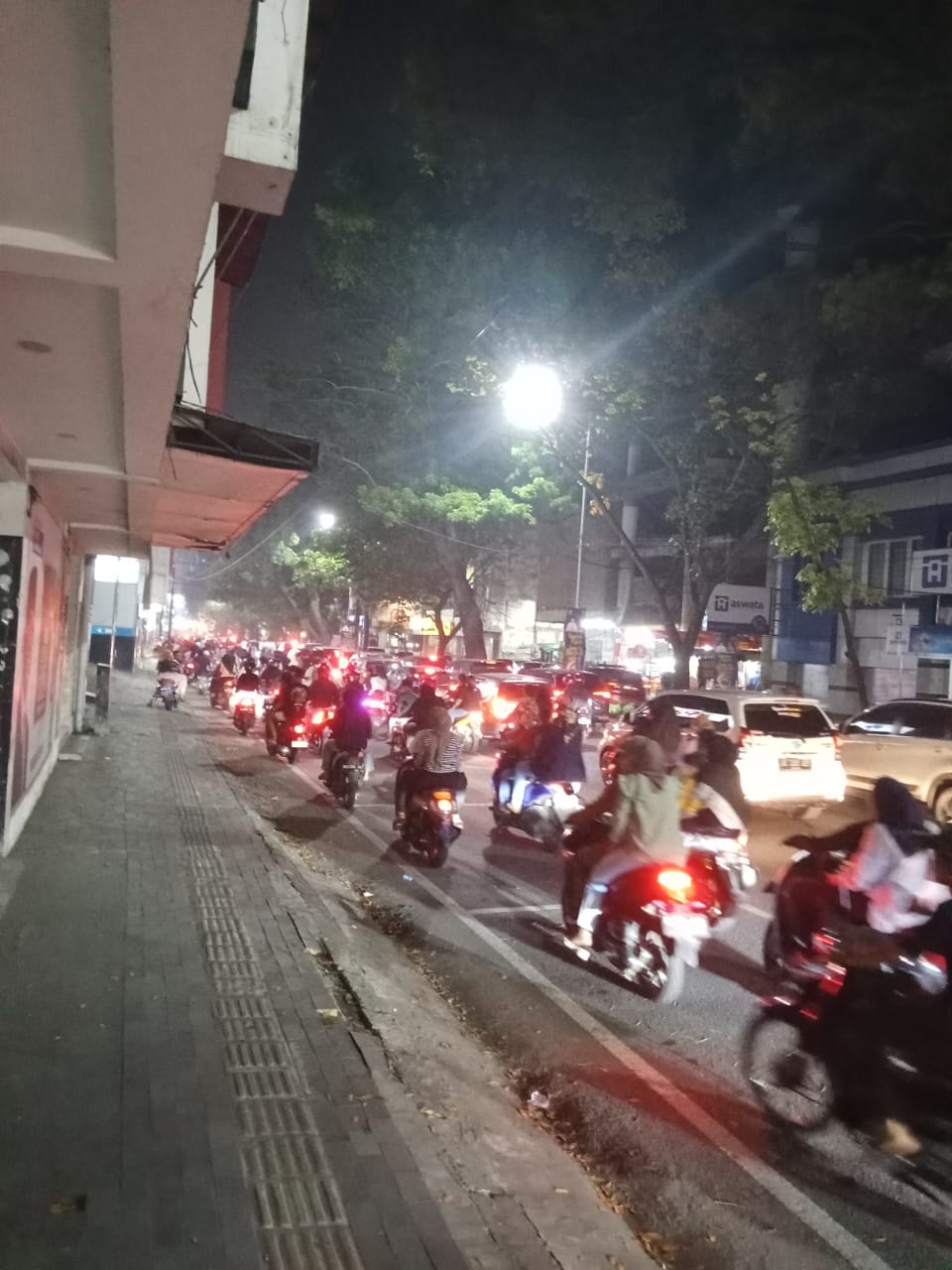 Warga Kota Medan Rayakan Malam Takbiran